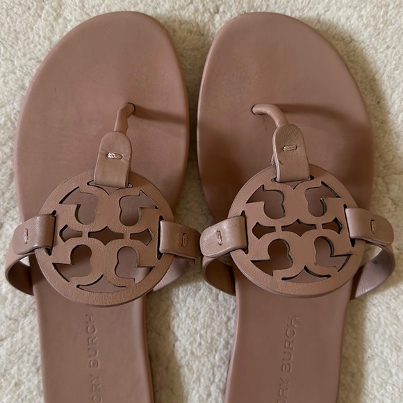 Tory Burch | Soft Miller Logo Tan Leather Sandal Size 9 - Picture 5 of 12